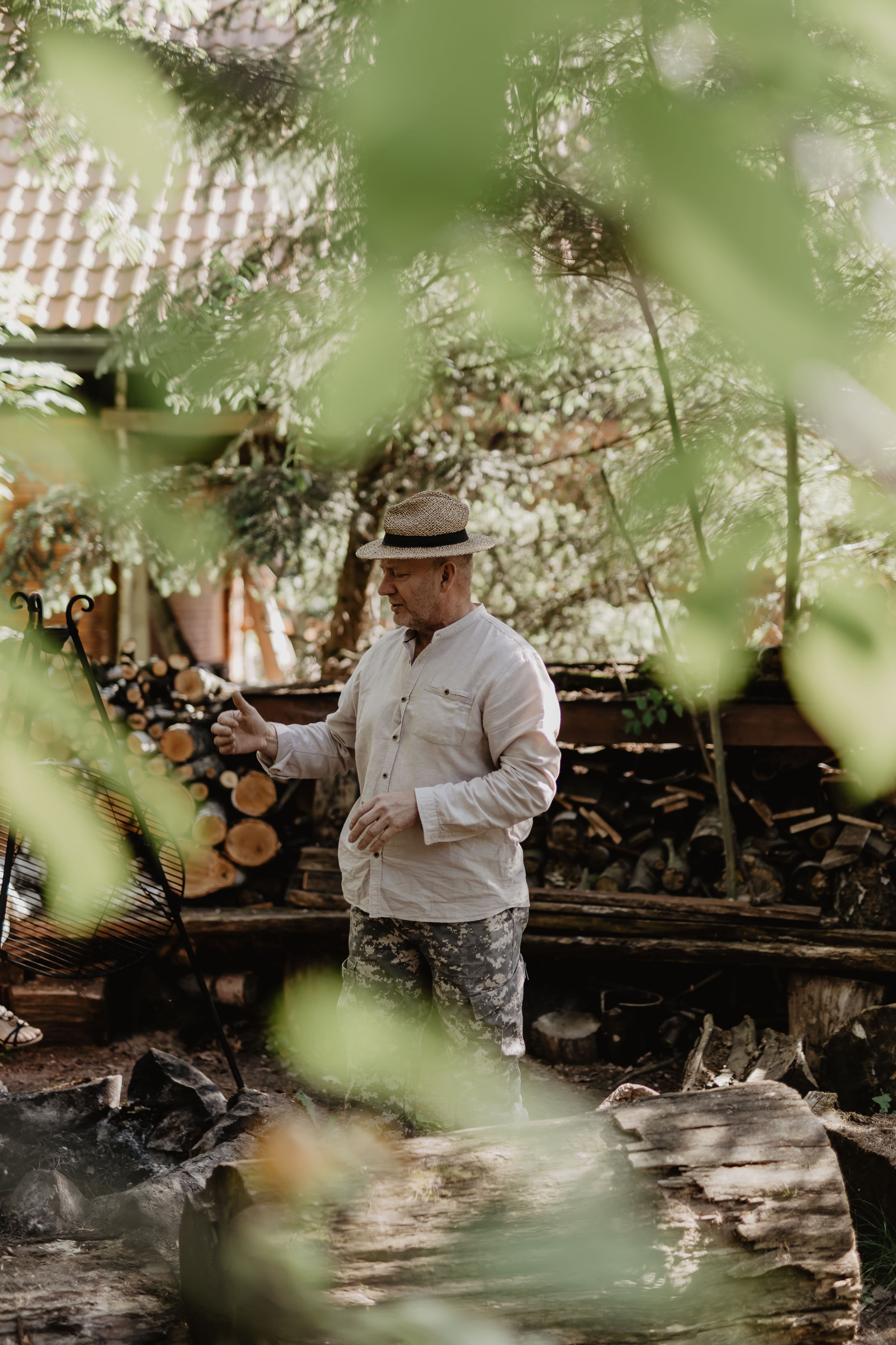 Ogród w maju — bujna zieleń